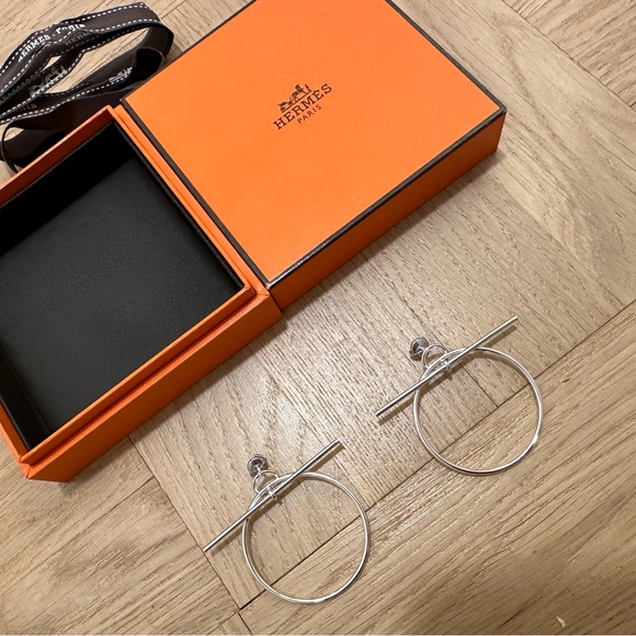 Hermes Echappee Loop Earrings Medium size 1.6” - Picture 8 of 10